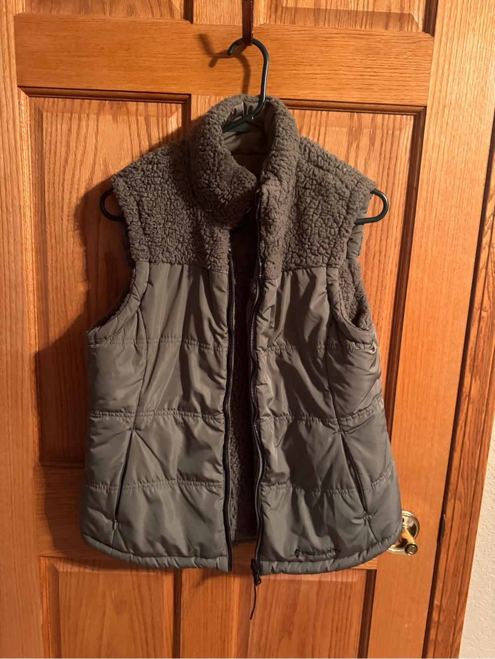 Women's Gray Sherpa-Trim Puffer Vest- reversible